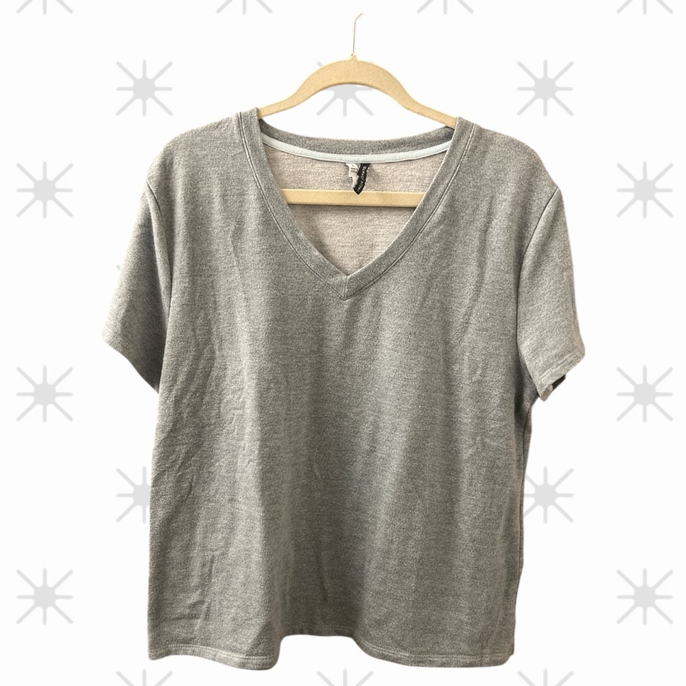 Jaclyn Intimates Gray V-Neck Women's Top-EUC